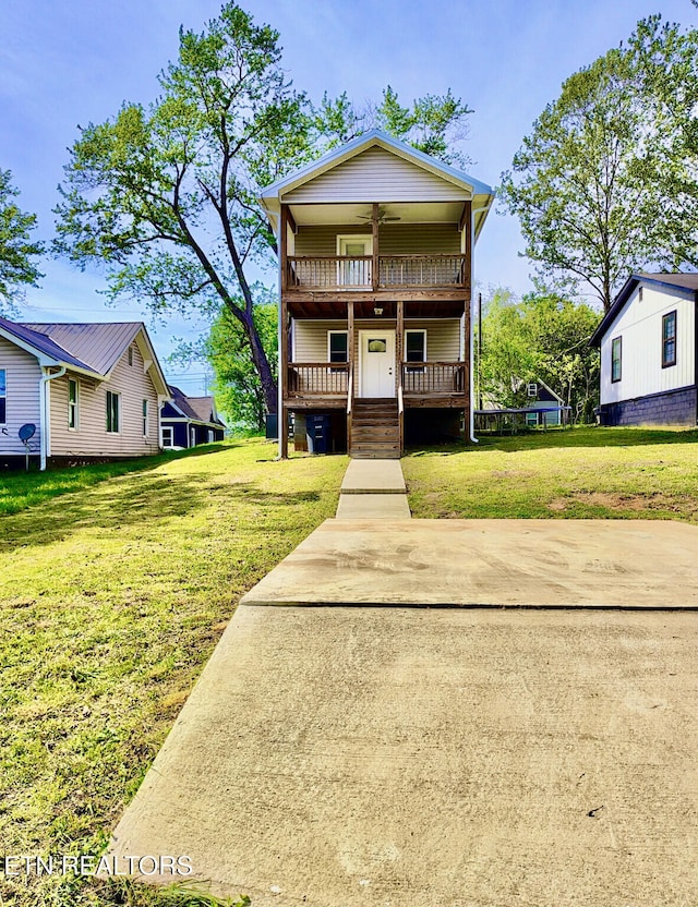 2232 Mississippi Ave, Knoxville, TN 37921 - view of front of house featuring covered porch, a front yard, and ceiling fan