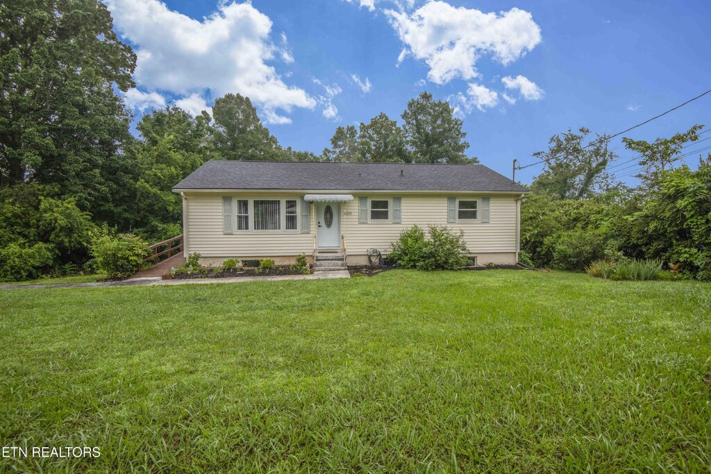 600 W Ridgecrest Dr, Kingston, TN 37763 - photo 1