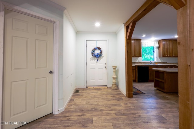 915 Yellow Breeches Rd, Cosby, TN 37722 - foyer featuring dark wood-type flooring, baseboards, crown molding, and recessed lighting