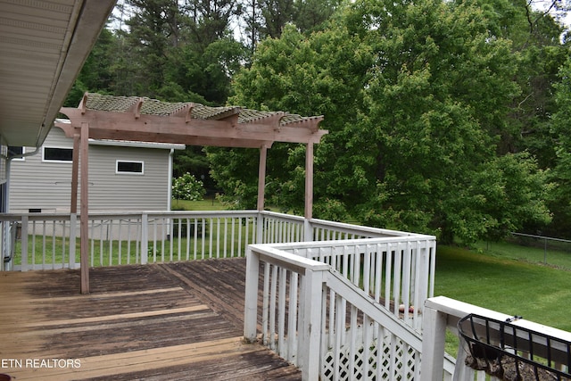 33 Wood Ln, Sparta, TN 38583 - deck with a lawn and a pergola