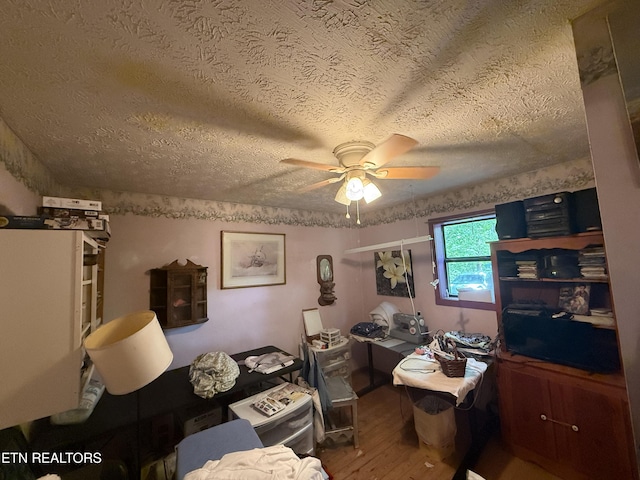 1040 Sturmhaben Way, Newport, TN 37821 - office space with wood finished floors, a textured ceiling, and a ceiling fan