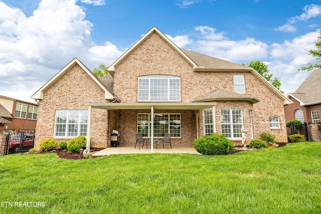 12618 Hunters Creek Ln, Knoxville, TN 37922 - back of property with brick siding and a patio area