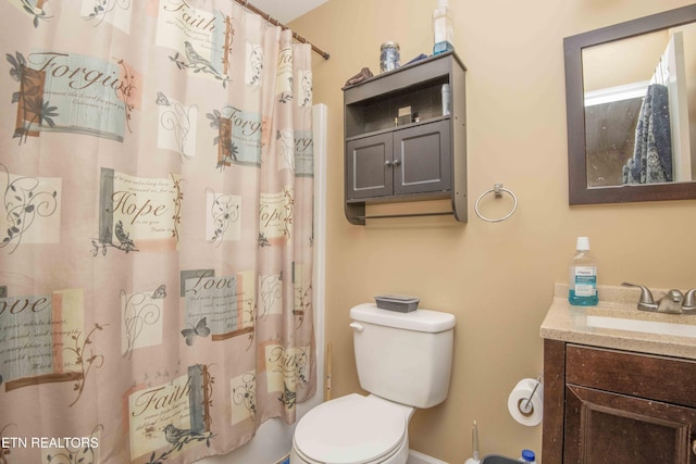 146 Prospect Rd, Maynardville, TN 37807 - full bathroom featuring toilet, vanity, curtained shower, and baseboards