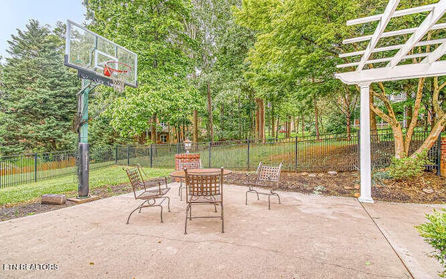 515 Oak Landing Ln Unit 4, Knoxville, TN 37934 - view of patio / terrace with outdoor dining area