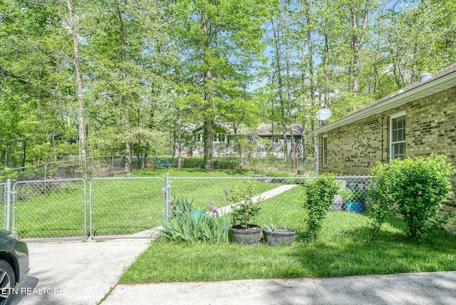 131 Chickasaw Dr, Crossville, TN 38572 - photo 2