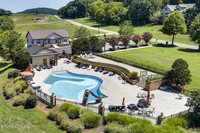 3235 Chestnut Ln, Loudon, TN 37774