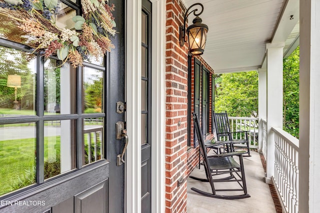714 Cambridge Crest Ln, Knoxville, TN 37919 - balcony featuring a porch
