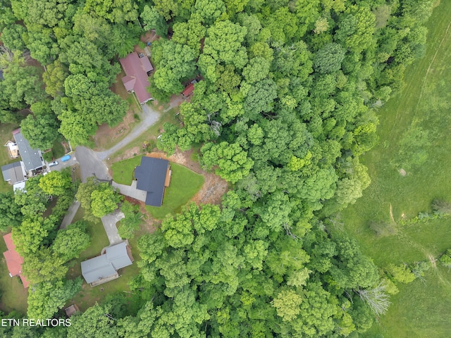 aerial view of property and surrounding area