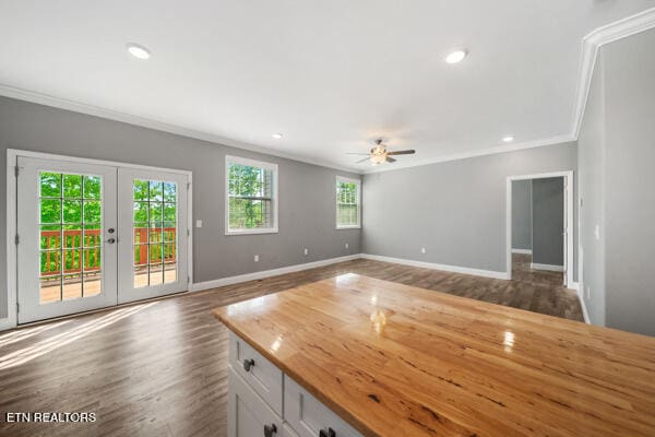 3966 Mountain Vista Rd, Knoxville, TN 37931 - unfurnished living room with crown molding, ceiling fan, baseboards, dark wood-style floors, and recessed lighting
