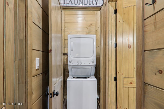 134 Jolene Way, Sevierville, TN 37876 - washroom with estacked washer and dryer