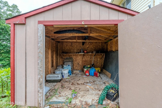 view of outbuilding featuring an outbuilding