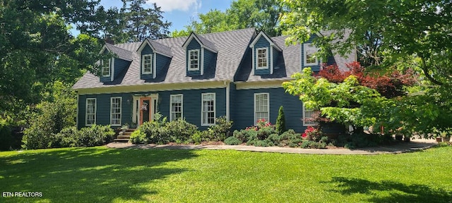 131 Chestnut Hill Rd, Oak Ridge, TN 37830 - new england style home featuring a front lawn