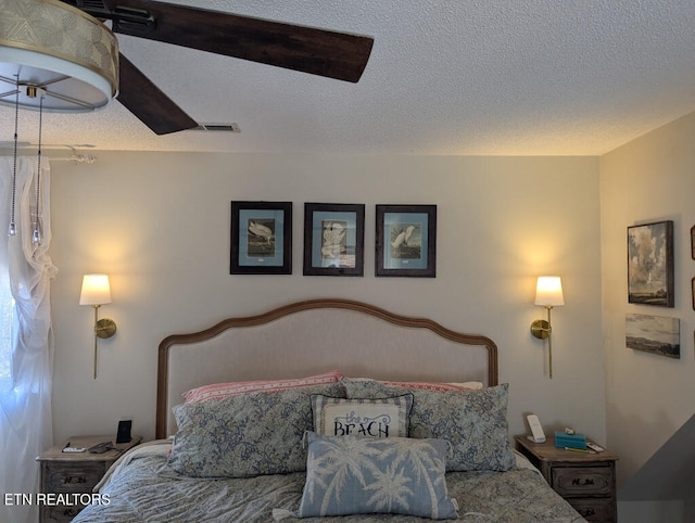 131 Chestnut Hill Rd, Oak Ridge, TN 37830 - bedroom featuring a textured ceiling