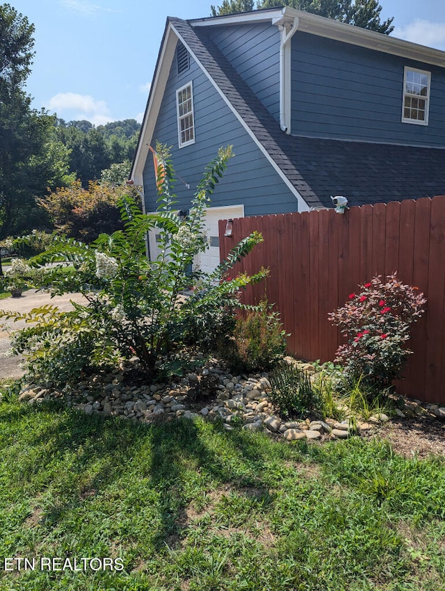 131 Chestnut Hill Rd, Oak Ridge, TN 37830 - view of property exterior with fence