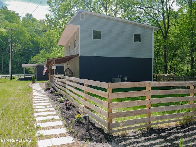 643 Airport Rd, Oakdale, TN 37829 - view of side of home featuring an outdoor structure