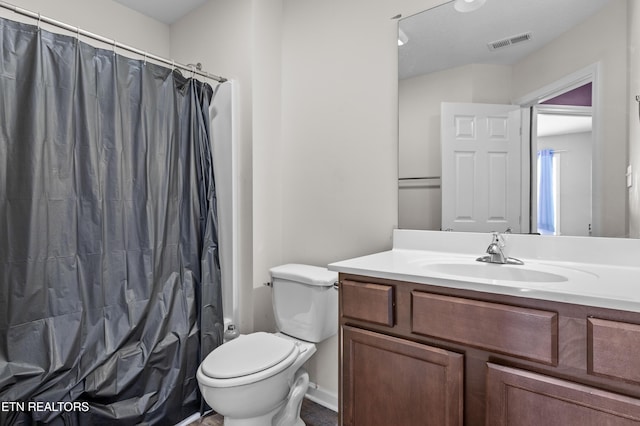 350 Hartfield Ln, Loudon, TN 37774 - full bathroom with toilet, vanity, and curtained shower