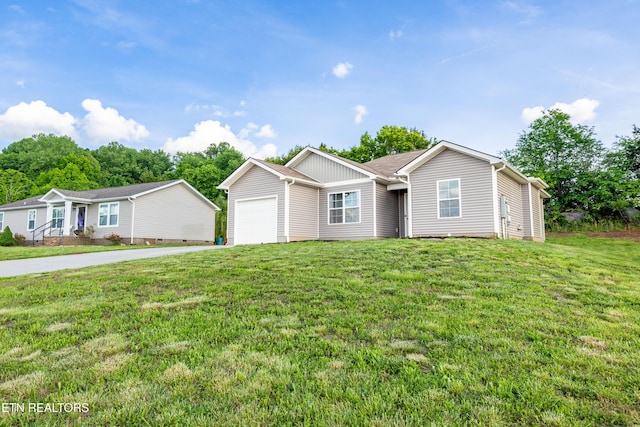 350 Hartfield Ln, Loudon, TN 37774 - single story home featuring driveway, a front yard, and an attached garage