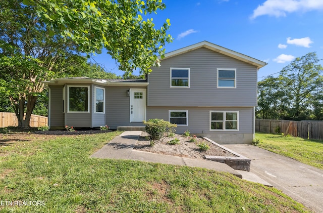 1226 Amber Meadows Cir, Knoxville, TN 37932 - photo 1