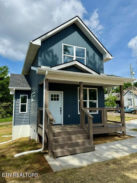 1118 NW Mercer St, Knoxville, TN 37921 - view of front of home featuring a porch