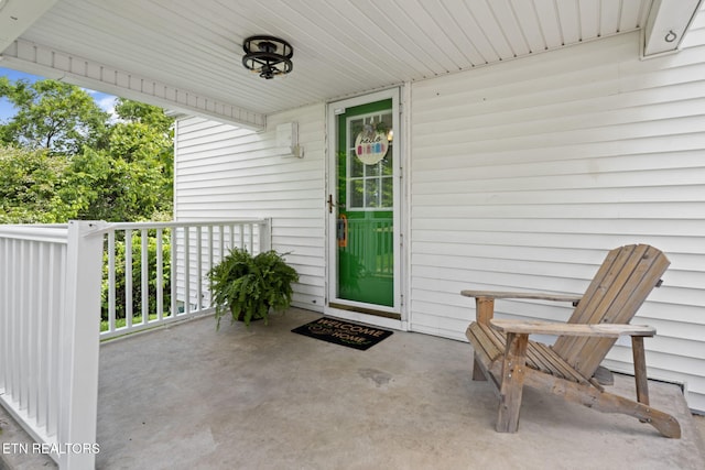 313 Lamar Ave, Clinton, TN 37716 - property entrance with covered porch