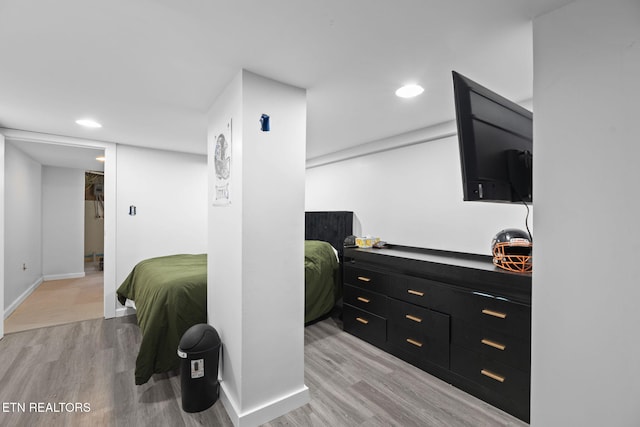 313 Lamar Ave, Clinton, TN 37716 - bedroom with light wood finished floors, baseboards, and recessed lighting