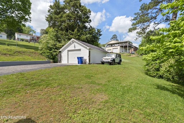 313 Lamar Ave, Clinton, TN 37716 - detached garage with asphalt driveway