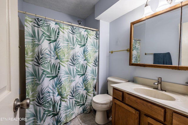 119 Hanover Pl, Oak Ridge, TN 37830 - full bathroom with vanity, toilet, tile patterned floors, a shower with curtain, and a textured ceiling