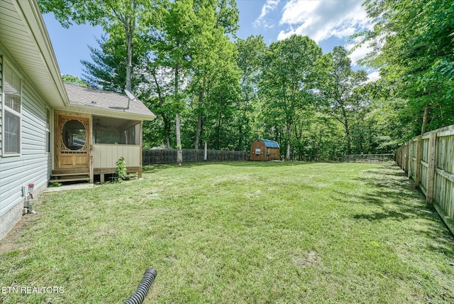 2689 Spruce Loop, Crossville, TN 38555 - view of yard featuring a sunroom