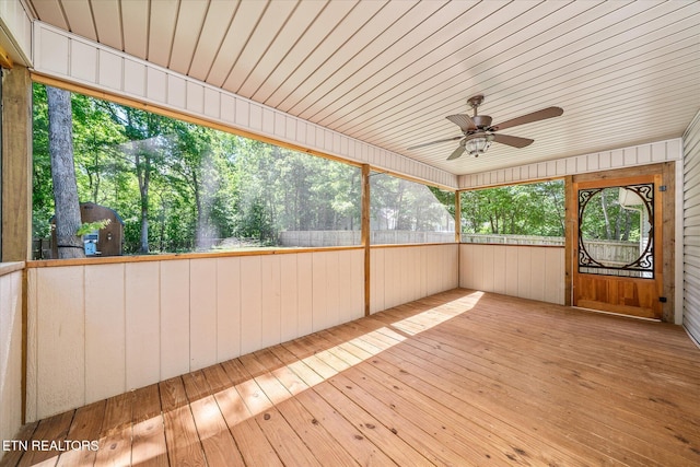 2689 Spruce Loop, Crossville, TN 38555 - unfurnished sunroom with a ceiling fan