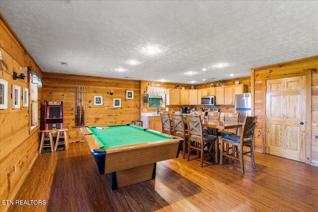 645 Wiley Oakley Dr, Gatlinburg, TN 37738 - rec room featuring a textured ceiling, light wood-style flooring, wooden walls, recessed lighting, and pool table