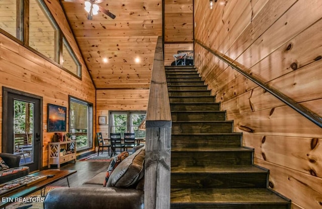 1215 Honeysuckle Ln, Sevierville, TN 37876