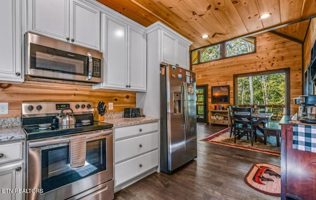 1215 Honeysuckle Ln, Sevierville, TN 37876