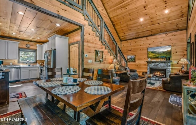 1215 Honeysuckle Ln, Sevierville, TN 37876
