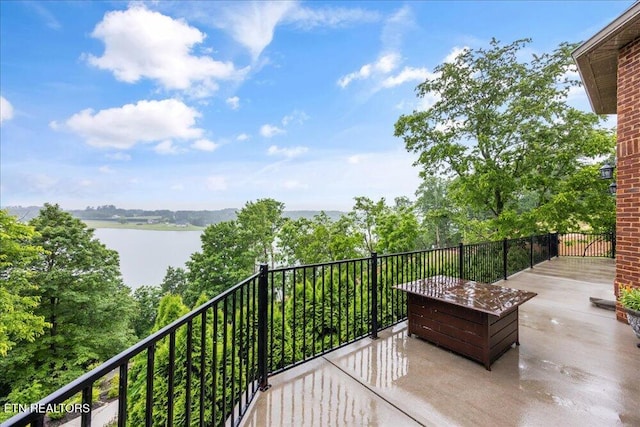 200 Bluffton Rd, Friendsville, TN 37737 - balcony featuring a water view