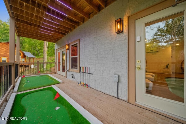 deck with an area to practice putting