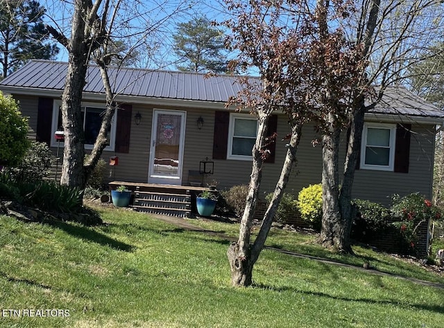 1404 Hillshire Ln, Knoxville, TN 37922 - view of front of house with a front lawn and metal roof