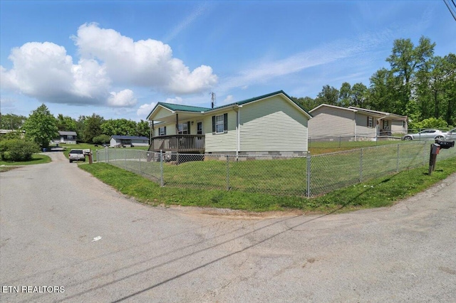 138 Robinson Ln, Middlesboro, KY 40965 - manufactured / mobile home featuring crawl space