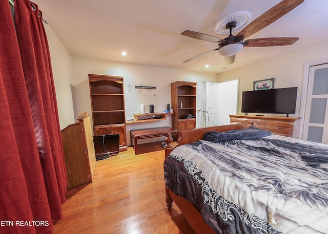 112 Chestnut Hill Rd, Oak Ridge, TN 37830 - bedroom with wood finished floors, recessed lighting, and a ceiling fan