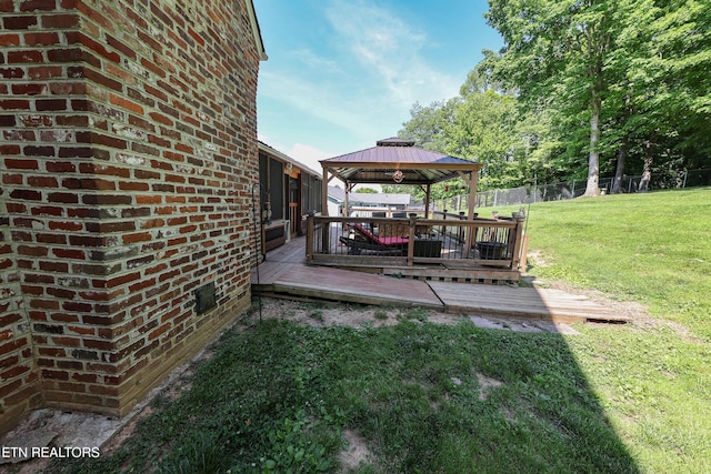 112 Chestnut Hill Rd, Oak Ridge, TN 37830 - view of yard featuring a gazebo and a deck