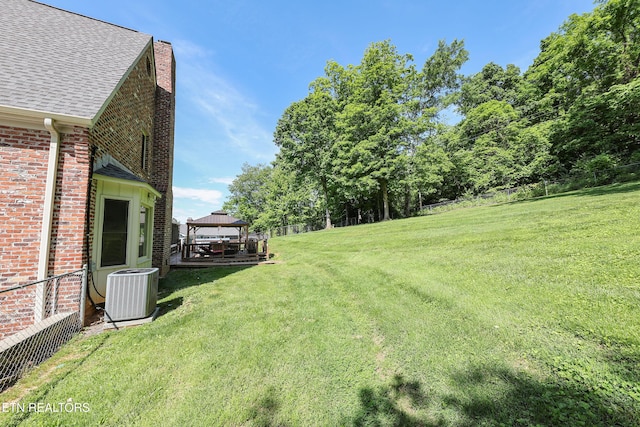 112 Chestnut Hill Rd, Oak Ridge, TN 37830 - view of yard with a gazebo and cooling unit
