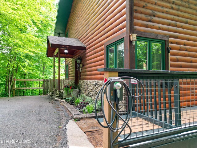 529 Deer Path Ln, Gatlinburg, TN 37738 - view of property exterior featuring log veneer siding