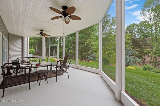 115 Tecumseh Ln, Loudon, TN 37774 - sunroom / solarium featuring a ceiling fan and healthy amount of natural light