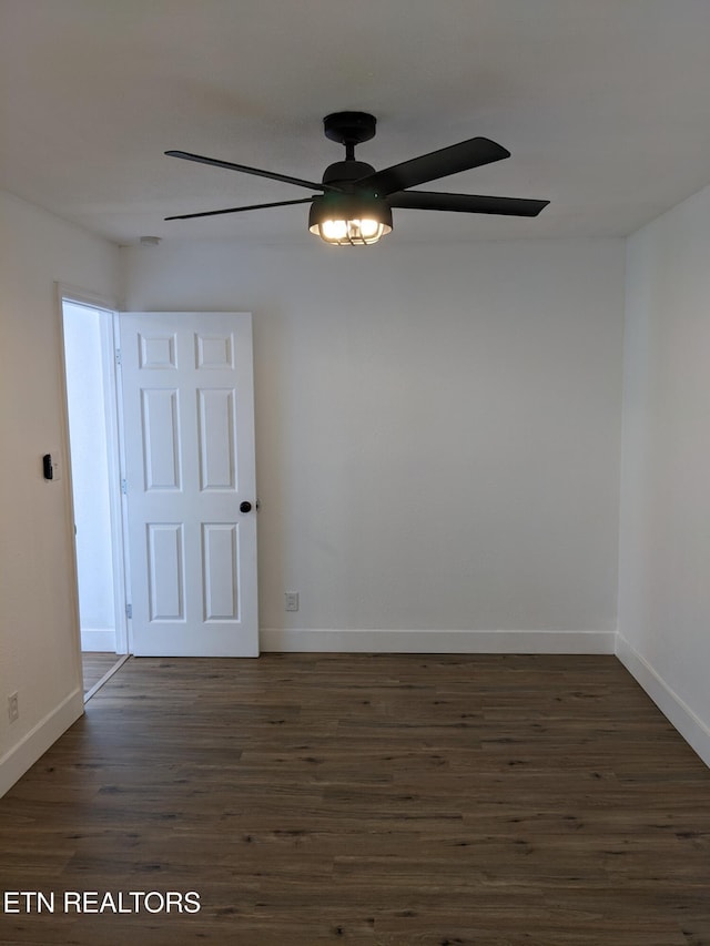628 Algonquin Dr, Morristown, TN 37813 - unfurnished room with a ceiling fan, baseboards, and dark wood-style floors