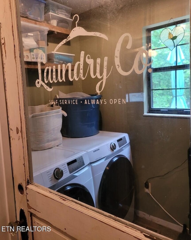 103 Renner Ln, Oliver Springs, TN 37840 - washroom with separate washer and dryer