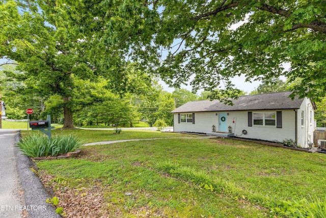 4525 Fawnie Ln, Knoxville, TN 37918 - view of front facade with a front lawn