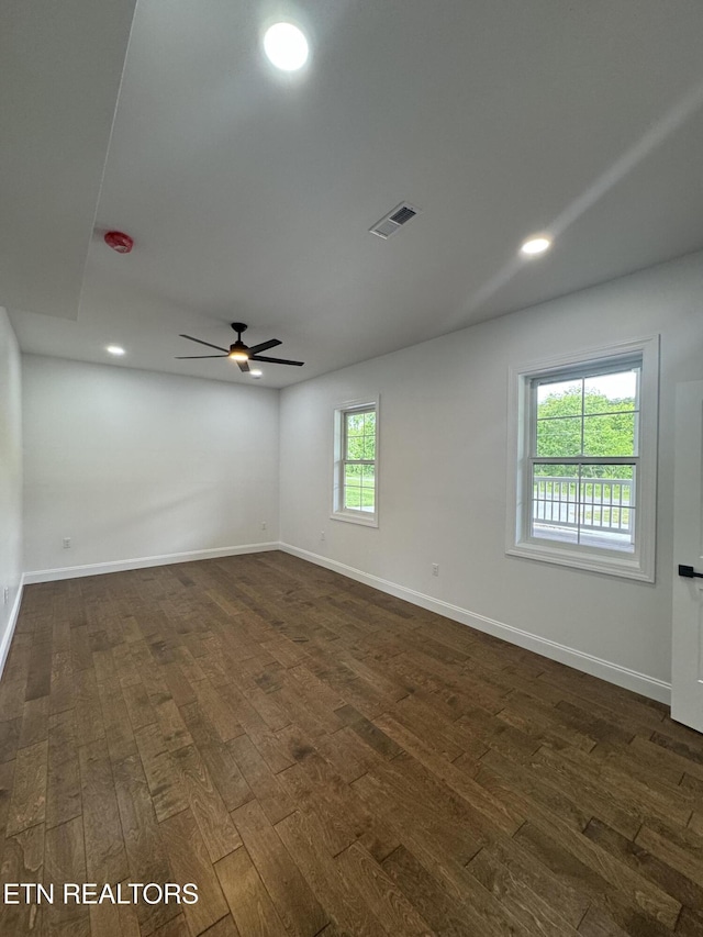 151 Clear Creek Rd, Newport, TN 37821 - empty room featuring dark wood-type flooring, baseboards, ceiling fan, a smoke detector, and recessed lighting