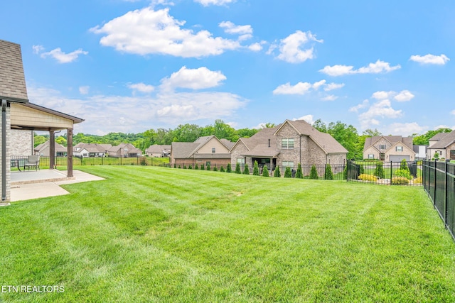 9337 Sandy Springs Ln, Knoxville, TN 37922 - view of yard featuring a residential view and a patio