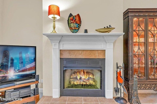 2464 Mountain Dr, Lenoir City, TN 37772 - detailed view of a fireplace