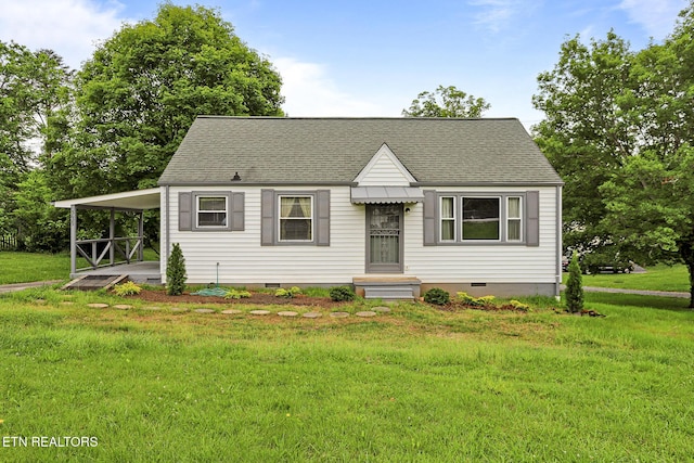 5629 Neubert Springs Rd, Knoxville, TN 37920 - cape cod-style house with crawl space, roof with shingles, and a front lawn