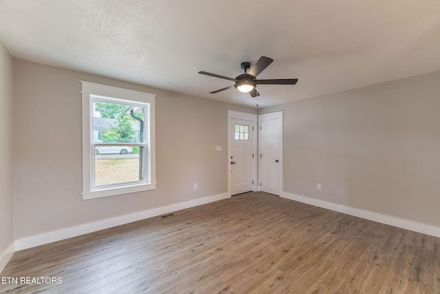 911 Valley Vista Dr, Loudon, TN 37774 - entryway featuring wood finished floors, plenty of natural light, and baseboards